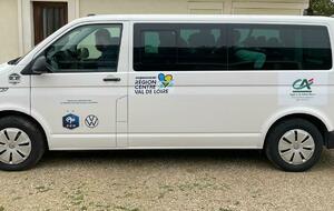 Premier sticker sponsor sur le mini bus du club